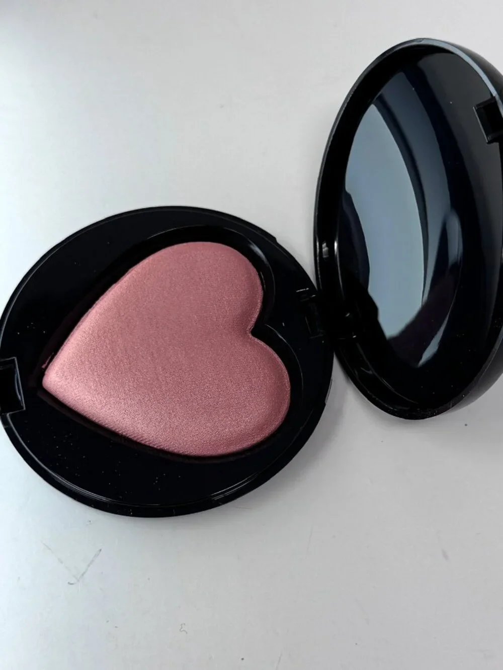 Mary Kay Baked Cheek Powder Blush - Heart Shaped KIND HEART NEW